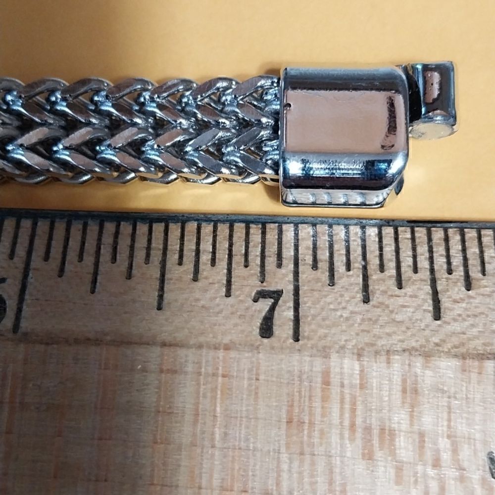 Silver Magnetic Herringbone Bracelet..New - Picture 4 of 7